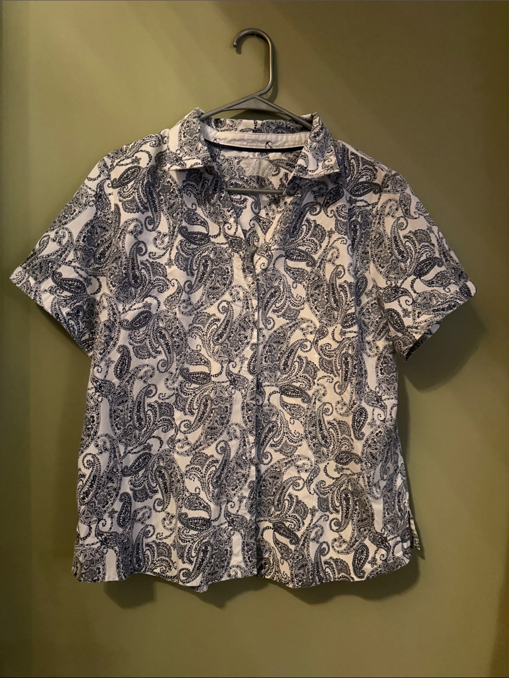 Short-Sleeve Paisley Button-Up Shirt - White & Navy